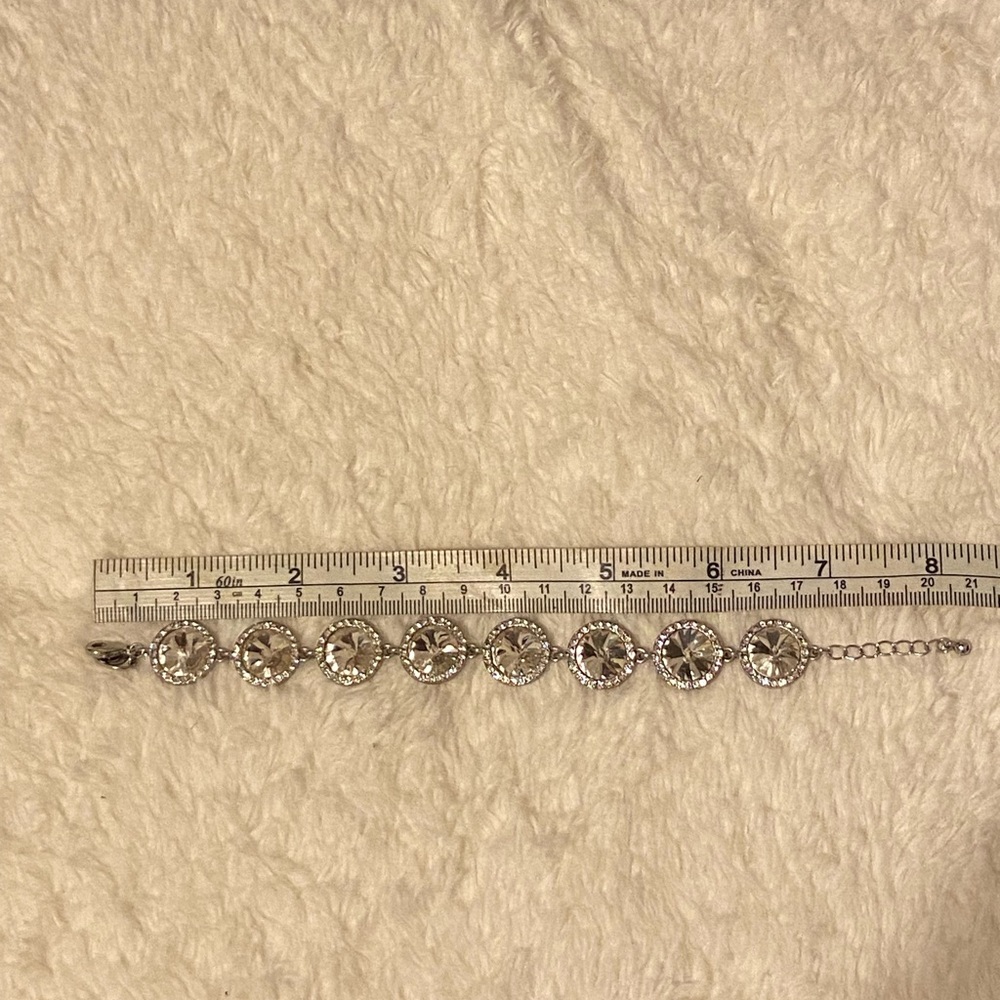 Austrian Crystal Bracelet Silvertone - Picture 4 of 5